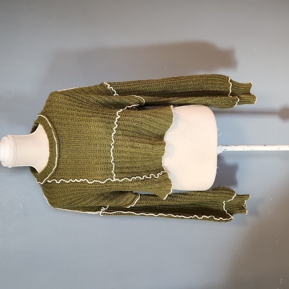 PrettyLittleThing Sweaters - PrettyLittleThing cropped balloon sleeves lettuce hem olive green crew n…